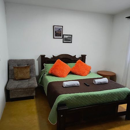 Hostal Villa Del Sol 萨兰托 外观 照片