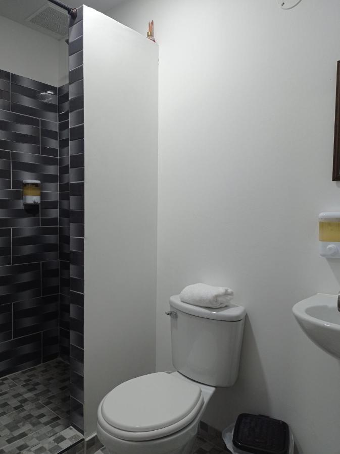 Hostal Villa Del Sol 萨兰托 外观 照片
