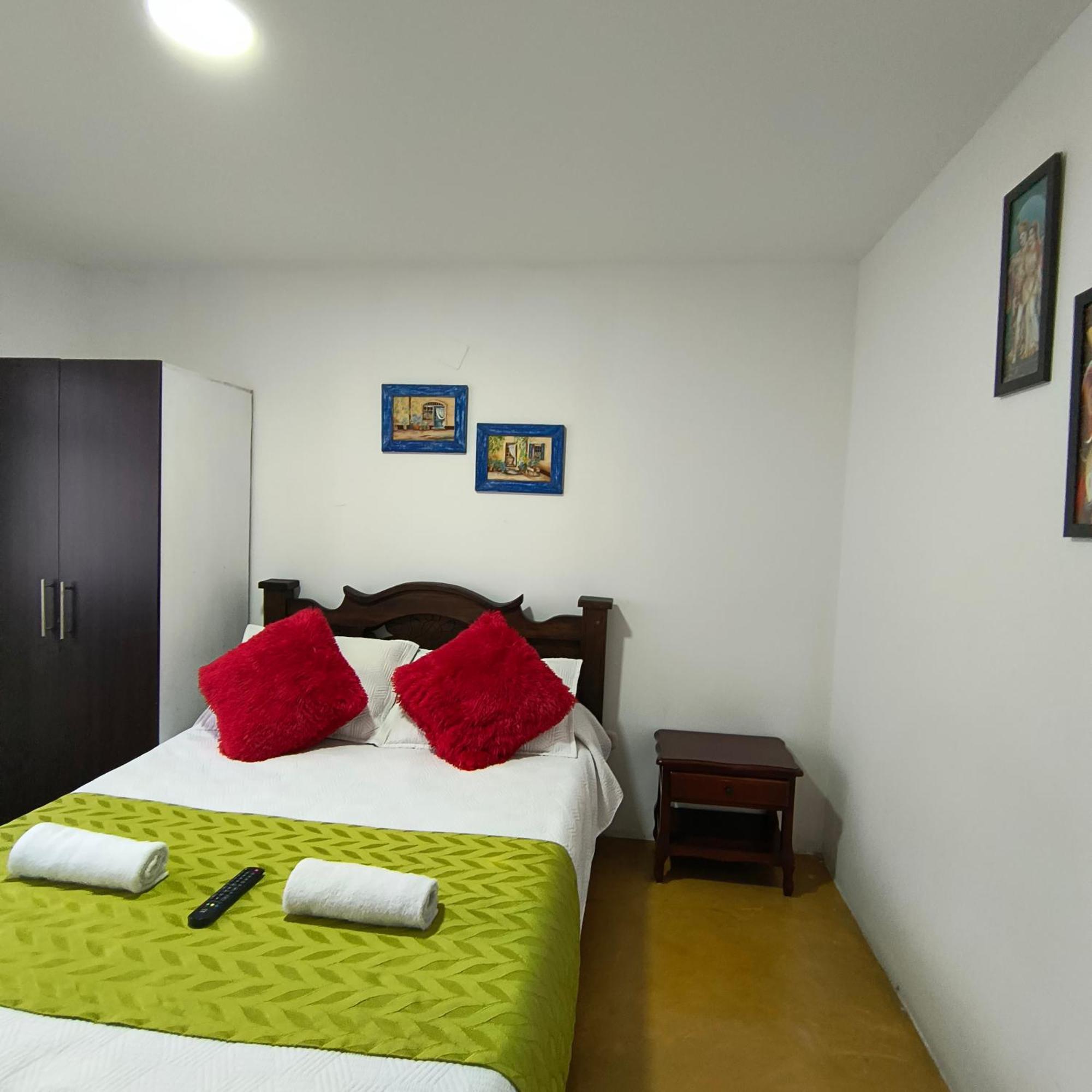 Hostal Villa Del Sol 萨兰托 外观 照片