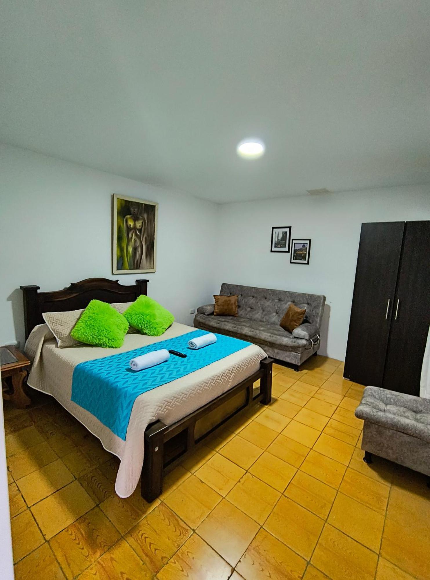 Hostal Villa Del Sol 萨兰托 外观 照片